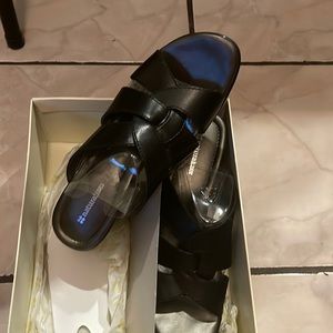Naturalizer Black Leather Sandals